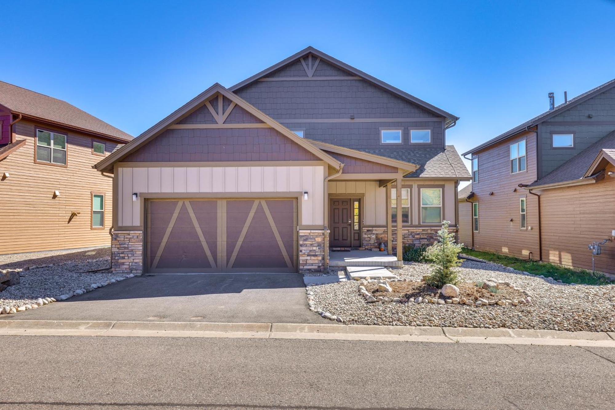 Chic Granby Home With Furnished Deck And Hot Tub! Exterior photo