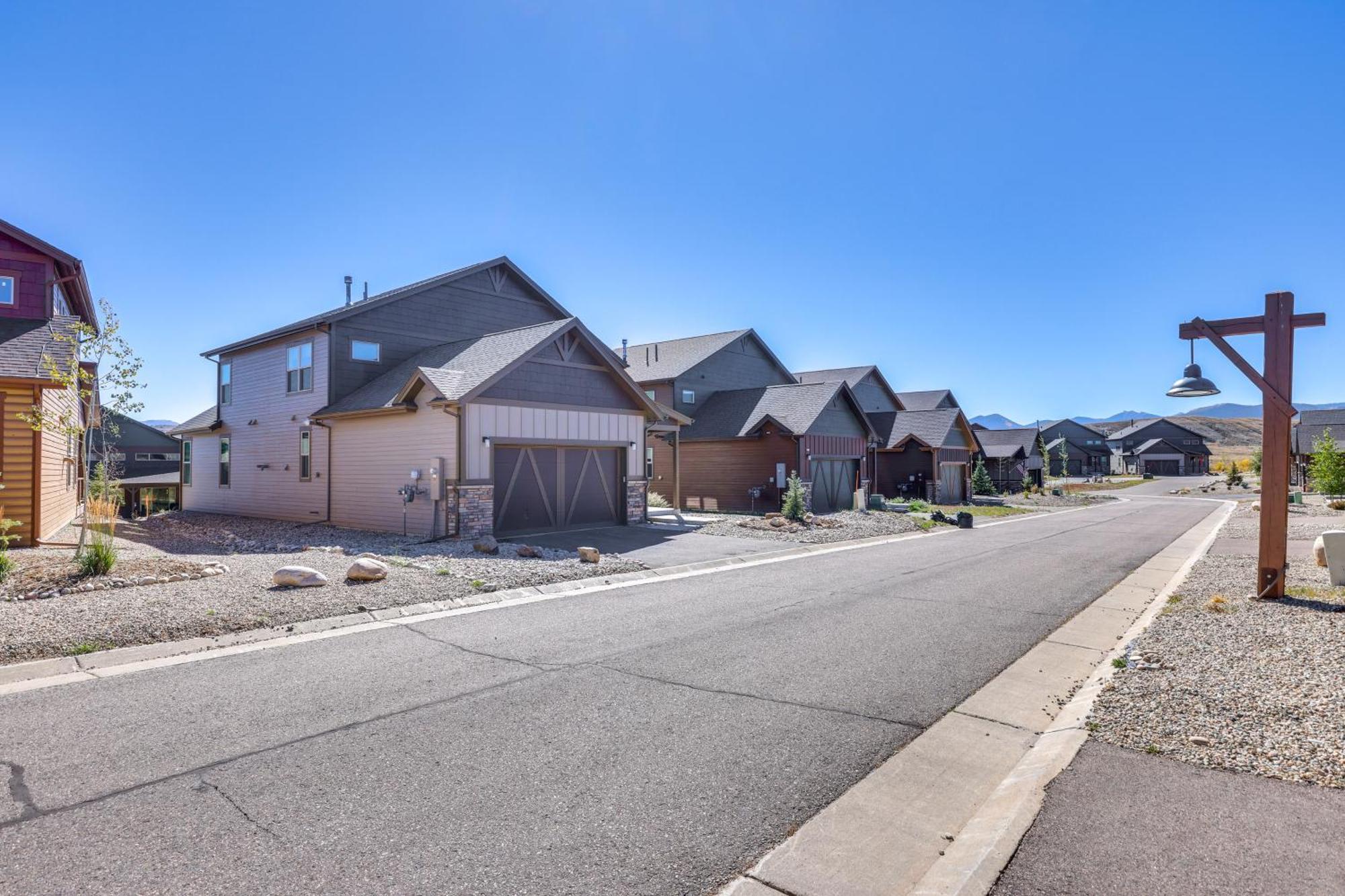 Chic Granby Home With Furnished Deck And Hot Tub! Exterior photo